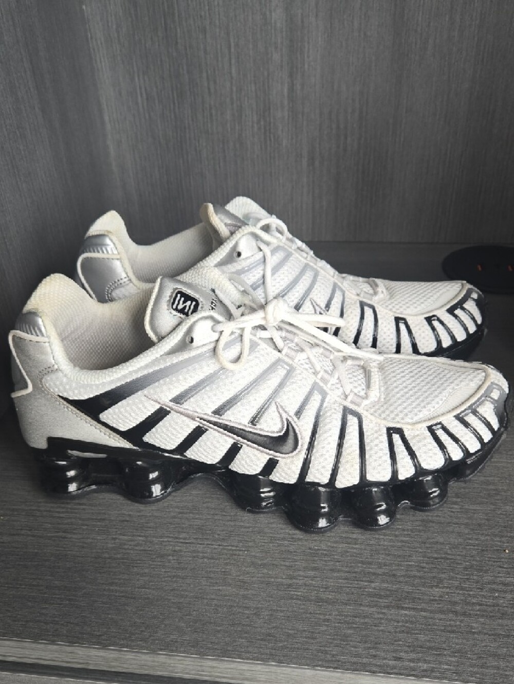 Nike Shox Women Sneakers White Black Size US 9.5